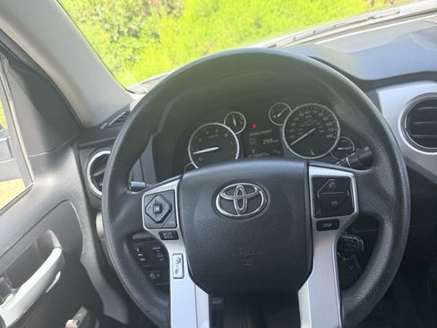 Used 2016 Toyota Tundra SR5 w/ SR5 Upgrade Package RWD image 18