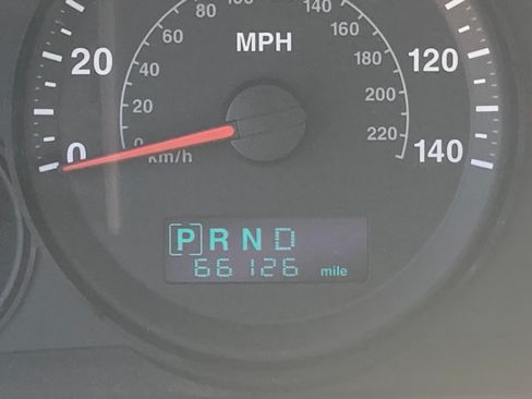 Used 2006 Jeep Grand Cherokee Laredo AWD/4WD image 4