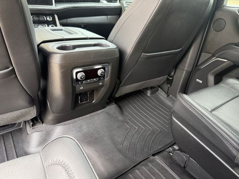 Used 2023 GMC Yukon Denali AWD/4WD image 13