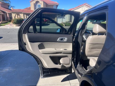 Used 2015 Ford Explorer Limited image 12