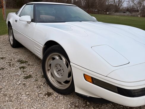 Used 1992 Chevrolet Corvette Hatchback Coupe 2D image 4