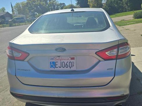 Used 2016 Ford Fusion SE image 5