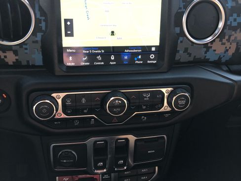 Used 2021 Jeep Wrangler Rubicon image 14