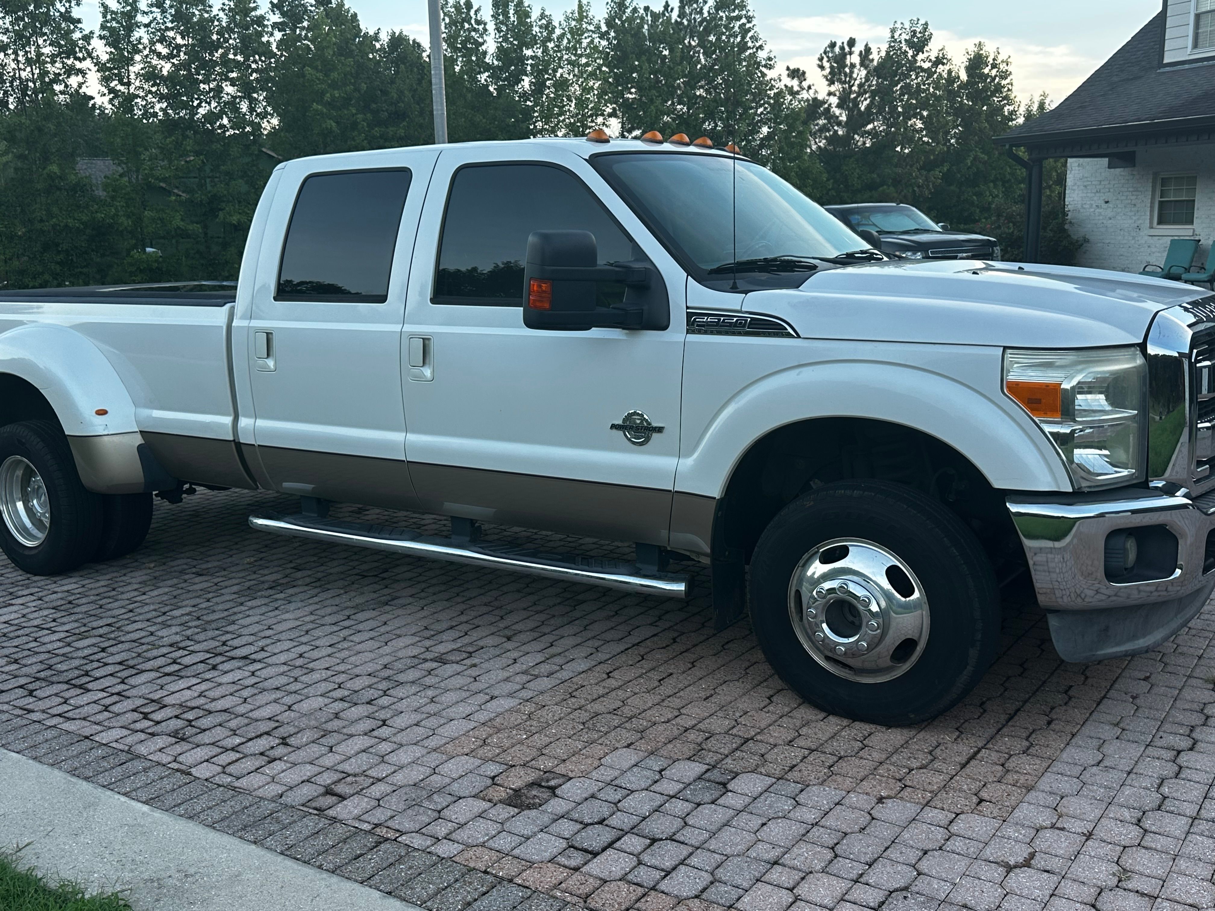 Used 2012 Ford F350 Lariat w/ Lariat Interior Pkg AWD/4WD image 2