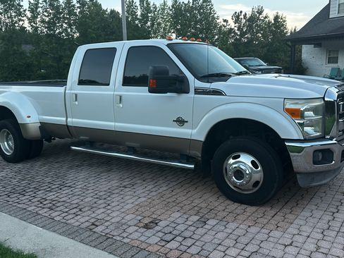Used 2012 Ford F350 Lariat w/ Lariat Interior Pkg AWD/4WD image 2