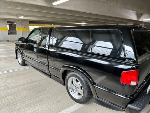 Used 2002 Chevrolet S10 Pickup LS w/ LS Preferred Equipment Group image 13