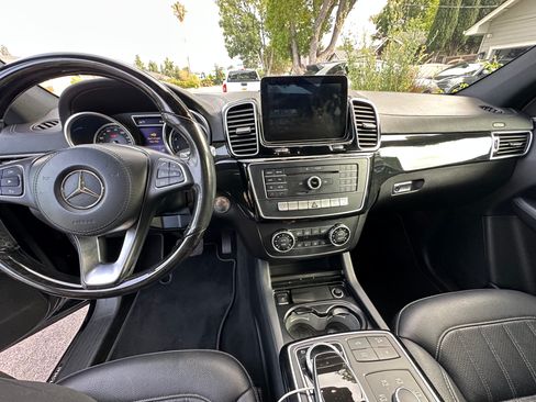 Used 2017 Mercedes-Benz GLS 450 4MATIC image 11