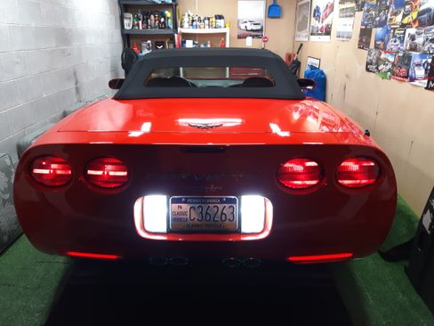 Used 2001 Chevrolet Corvette Convertible w/ Preferred Equipment Group2 image 5