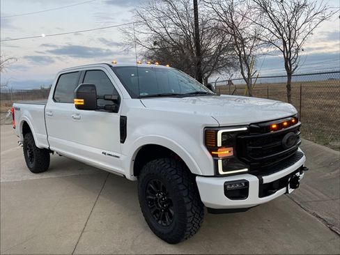 Used 2021 Ford F250 Lariat image 2