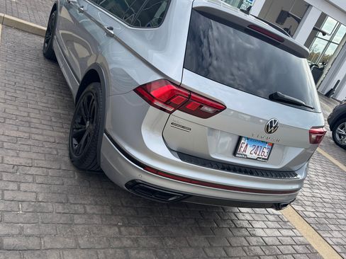 Used 2023 Volkswagen Tiguan SE R-Line image 9