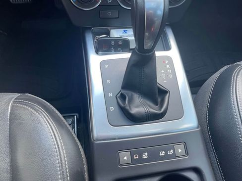 Used 2014 Land Rover LR2 HSE image 17