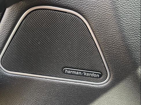 Used 2018 Maserati Levante GranSport image 20