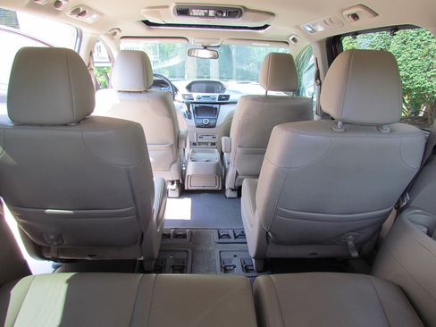 Used 2015 Honda Odyssey Touring Elite image 26
