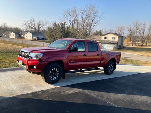 Used 2013 Toyota Tacoma 4x4 Double Cab w/ SR5 Pkg image 1