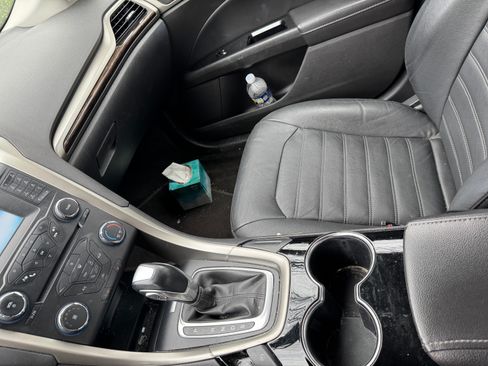 Used 2014 Ford Fusion SE w/ Equipment Group 202A image 5