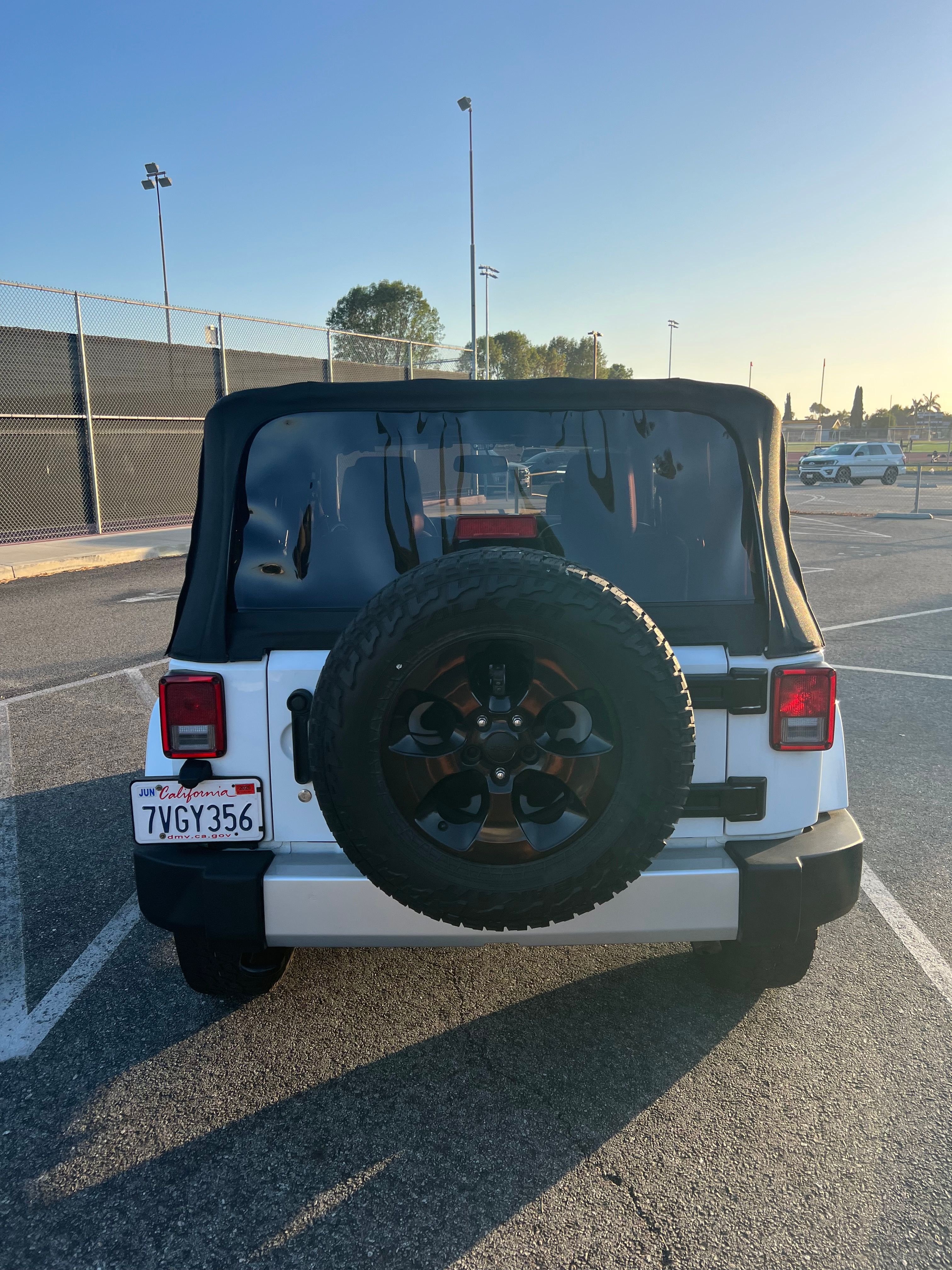 Used 2014 Jeep Wrangler Sahara w/ Connectivity Group AWD/4WD image 5