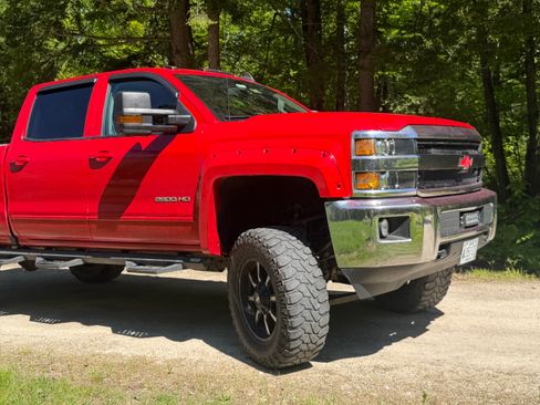 Used 2016 Chevrolet Silverado 2500 LT w/ All Star Edition AWD/4WD image 12