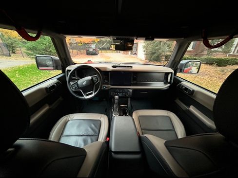 Used 2023 Ford Bronco Wildtrak image 11