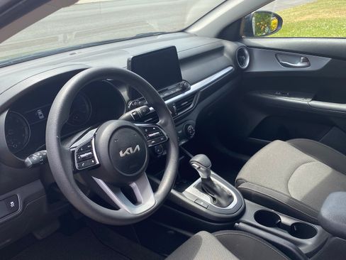 Used 2023 Kia Forte LXS FWD image 6