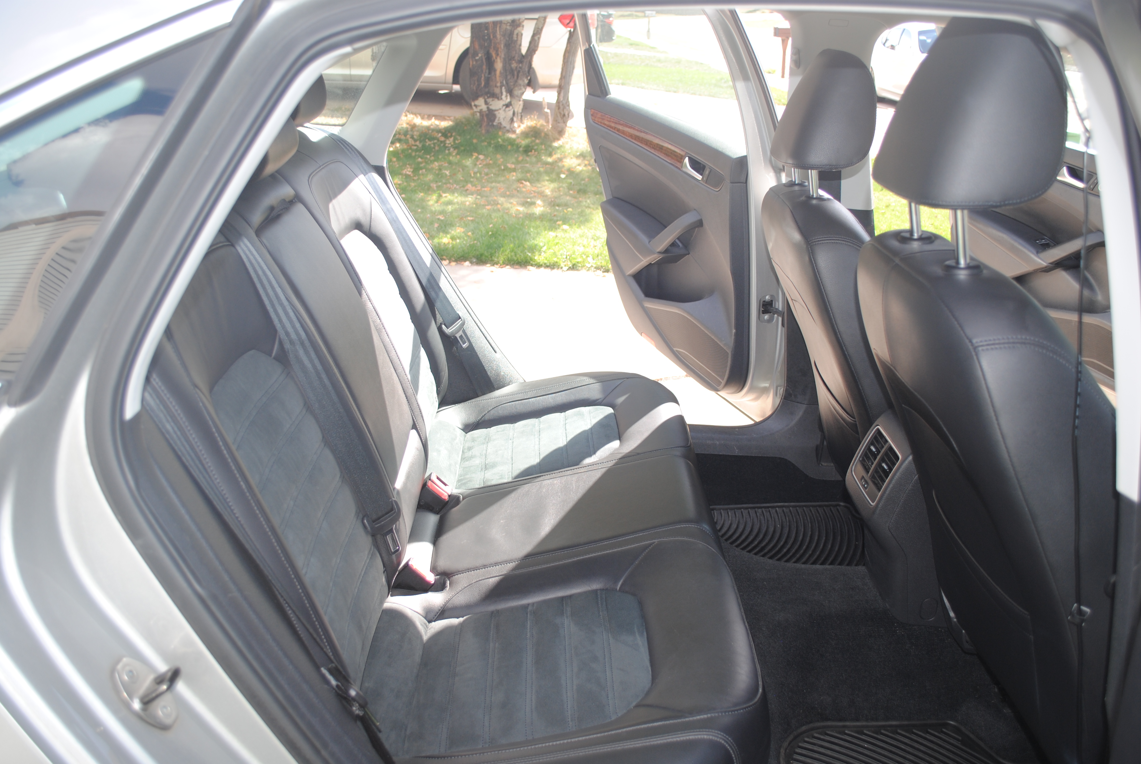 Used 2013 Volkswagen Passat TDI SEL Premium FWD image 17