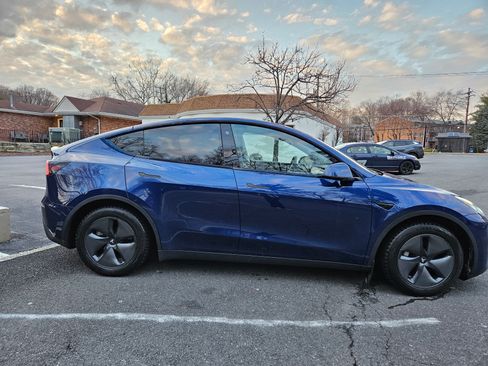 Used 2022 Tesla Model Y Long Range image 4