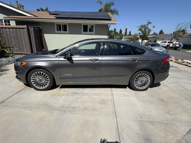 Used 2014 Ford Fusion Titanium FWD image 1