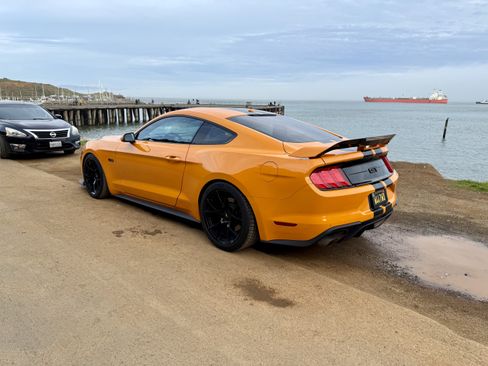 Used 2018 Ford Mustang GT Premium w/ GT Performance Package image 5