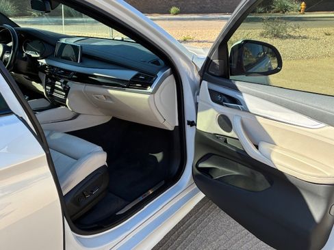 Used 2019 BMW X6 xDrive35i w/ M Sport Package image 9