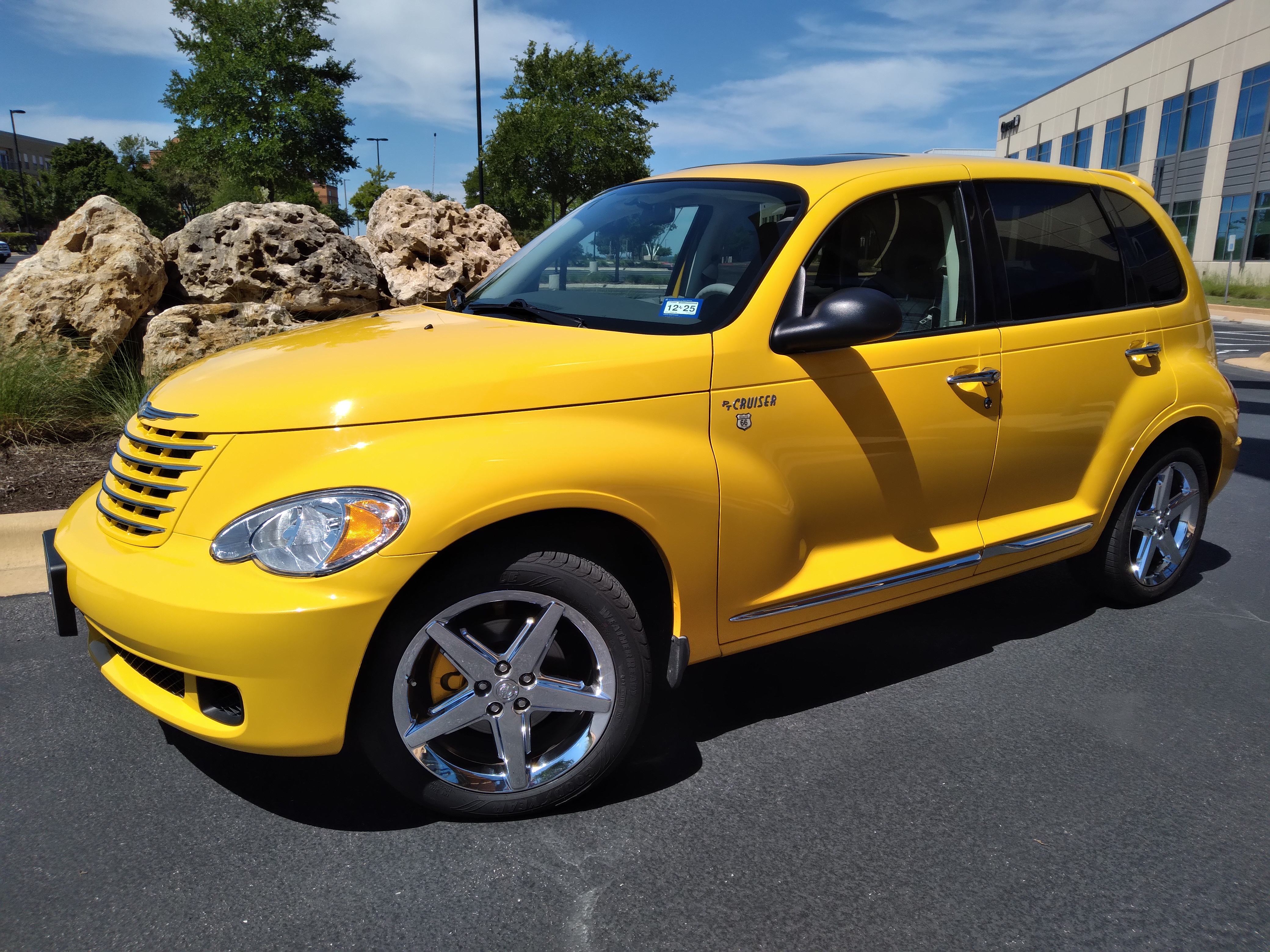 Used 2006 Chrysler PT Cruiser Touring FWD image 1