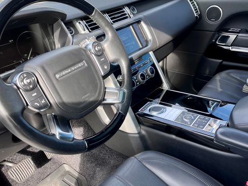 Used 2016 Land Rover Range Rover HSE image 12