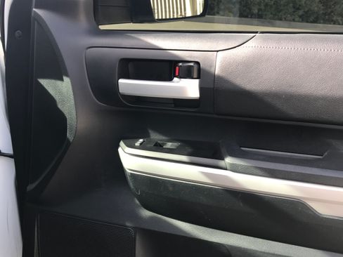 Used 2018 Toyota Tundra SR5 RWD image 21