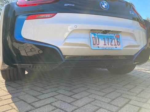 Used 2016 BMW i8 image 11
