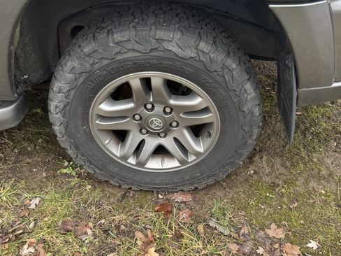 Used 2004 Toyota Sequoia Limited image 6