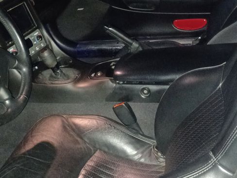 Used 2002 Chevrolet Corvette Z06 w/ Memory Pkg image 8