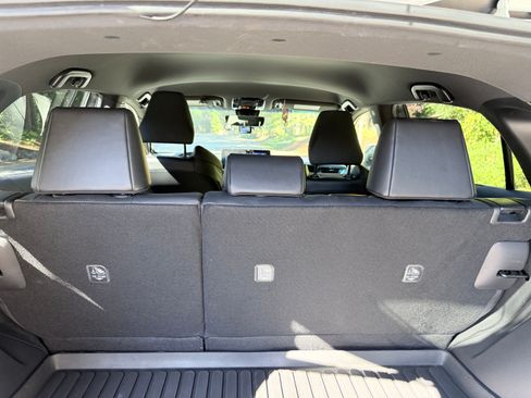 Used 2021 Toyota Venza XLE w/ Softex Package AWD/4WD image 14