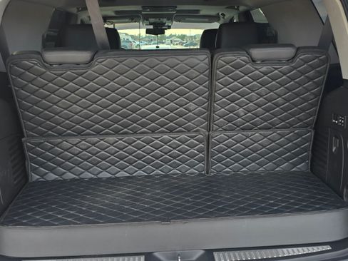 Used 2018 Cadillac Escalade Luxury image 6