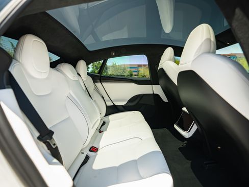 Used 2023 Tesla Model S Plaid image 6