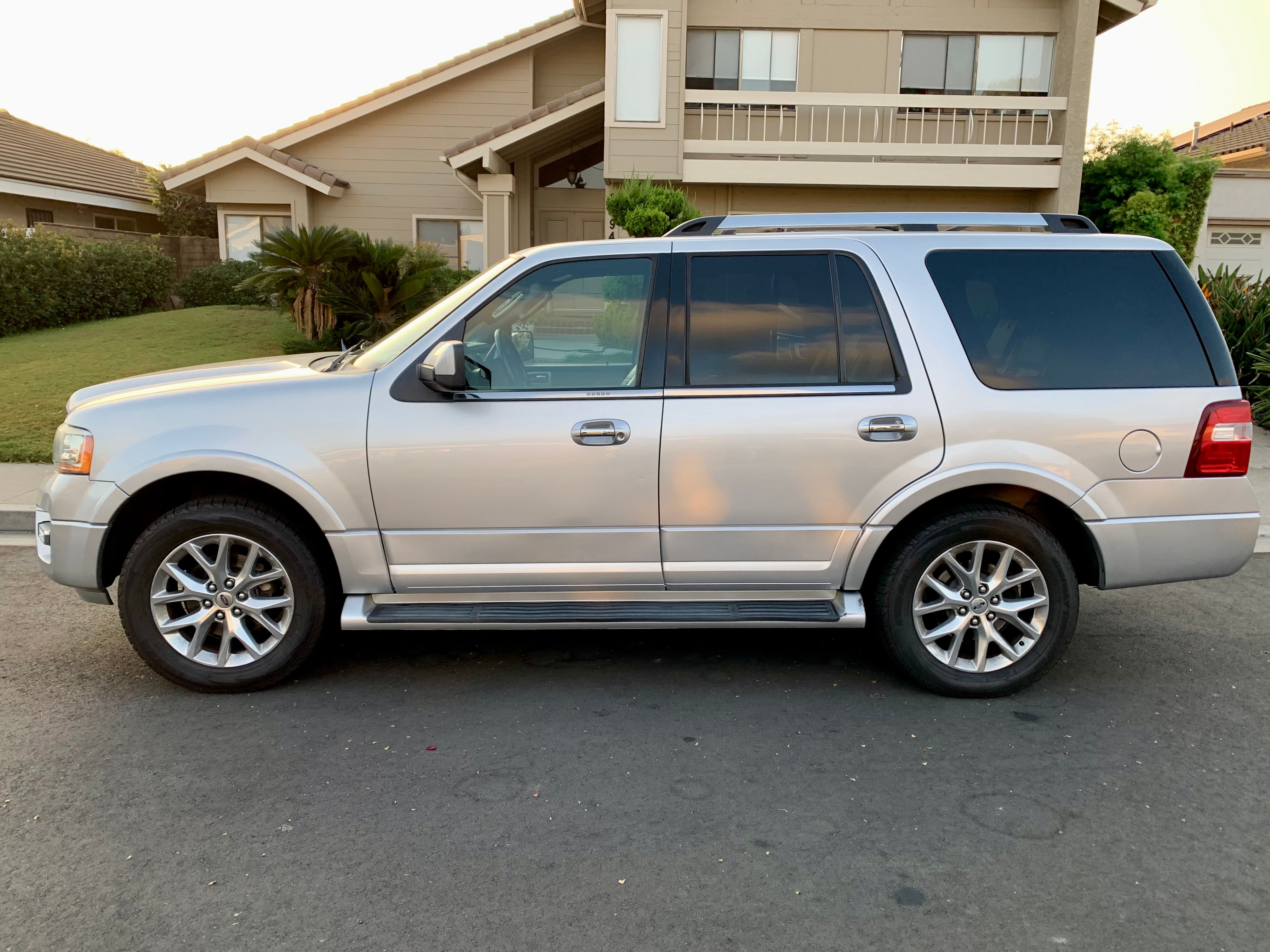 Used 2016 Ford Expedition Limited RWD image 9