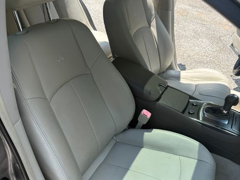 Used 2011 INFINITI G25 Journey w/ Moonroof Pkg image 14