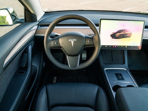 Used 2022 Tesla Model 3 Performance AWD/4WD image 9