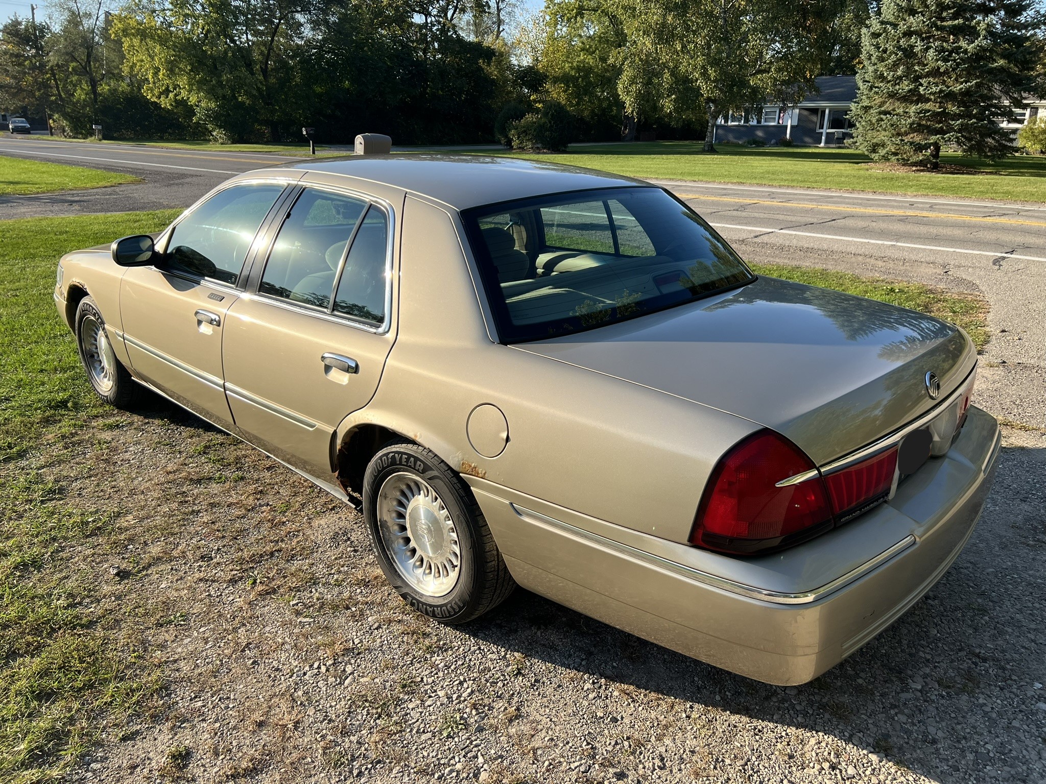 Used 1999 Mercury Grand Marquis LS RWD image 12