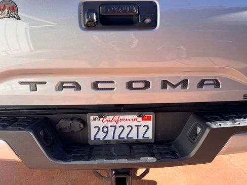 Used 2019 Toyota Tacoma TRD Sport image 6