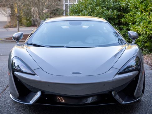 Used 2017 McLaren 570S Coupe image 8