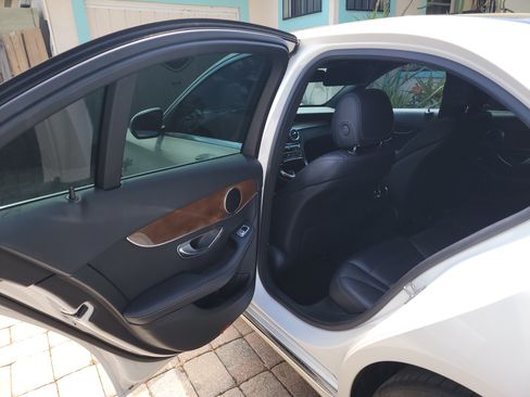 Used 2018 Mercedes-Benz C 300 Sedan image 9