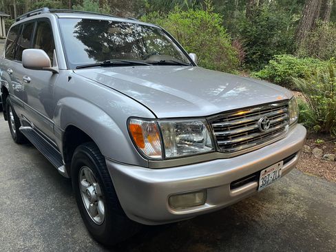 Used 2000 Toyota Land Cruiser AWD/4WD image 1