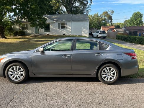 Used 2015 Nissan Altima 2.5 S w/ Power Driver Seat Package FWD image 1
