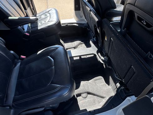 Used 2022 Chrysler Pacifica Touring-L image 8