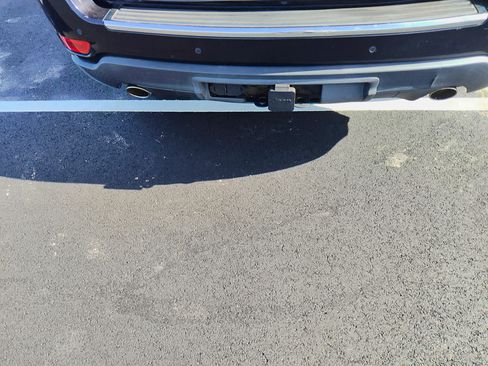 Used 2011 Jeep Grand Cherokee Limited w/ Luxury Group II image 5