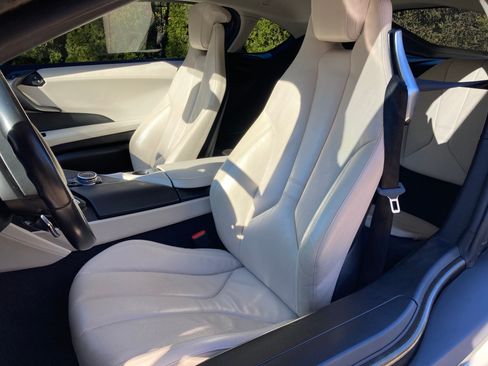 Used 2016 BMW i8 image 17