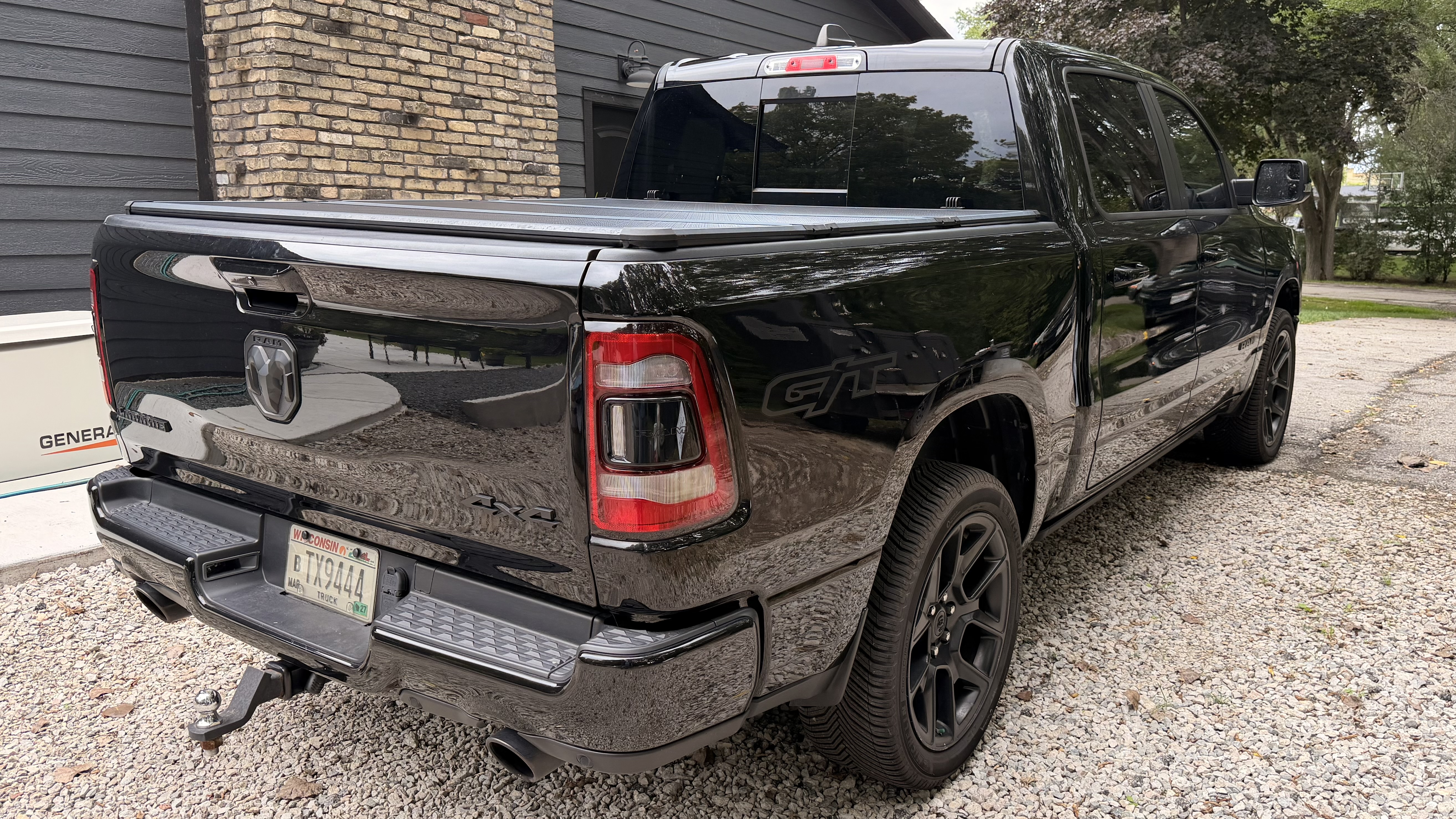 Used 2023 RAM 1500 Laramie AWD/4WD image 5